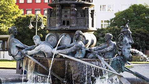 Historiensäule auf dem Koblenzer Görres-Platz