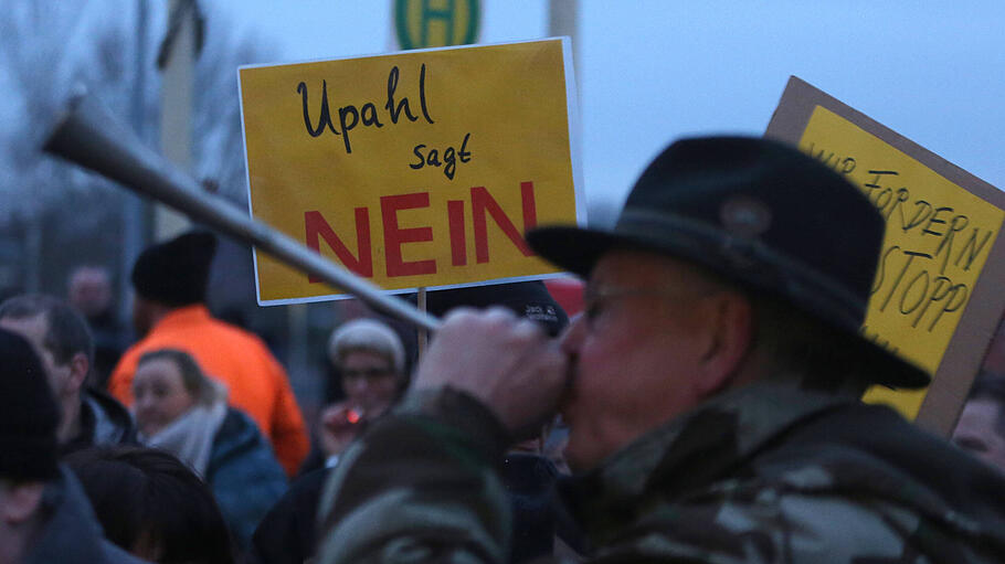 Demo gegen Flüchtlingsunterkunft in Upahl
