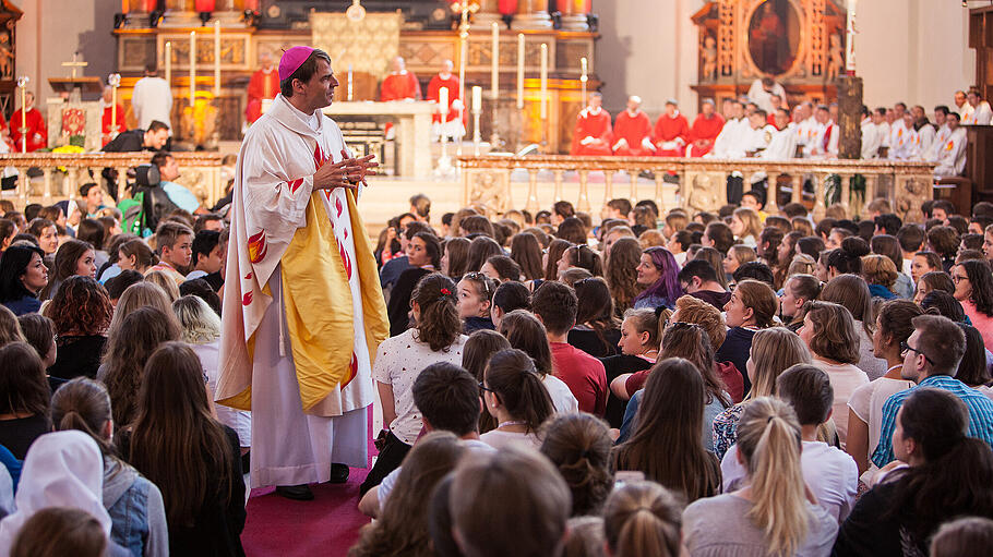 Bischof Oster beim Fest der Jugend in Salzburg