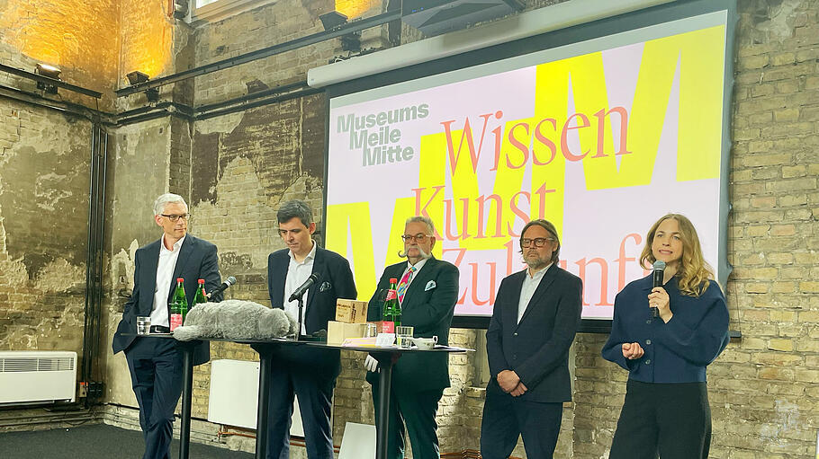 Präsentation des Projekts „MuseumsMeileMitte“, von links: Martin Löcker, Geschäftsführer CA Immo Deutschland; Stefan Brandt, Direktor Futurium; Johannes Vogel, Direktor Museum für Naturkunde; Till Fellrath, Direktor Hamburger Bahnhof – Nationalgalerie der Gegenwart, und Monika Ankele, Leitung Berliner Medizinhistorisches Museum der Charité.