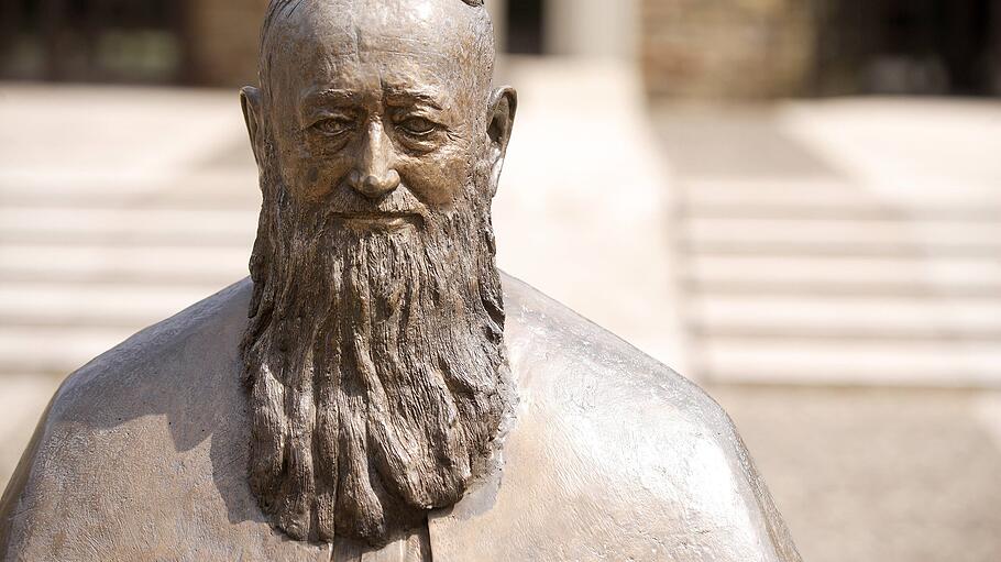 Bronzebüste von Pater Josef Kentenich