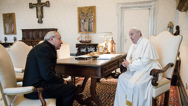 Papst Franziskus und Marko Ivan Rupnik