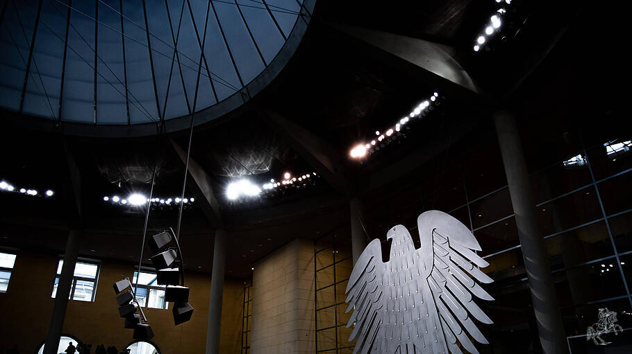 Bundestag debattiert über Abtreibung und Organspende