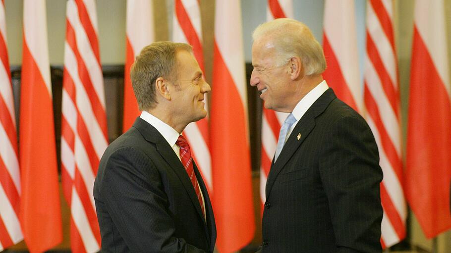 Tusk, Biden