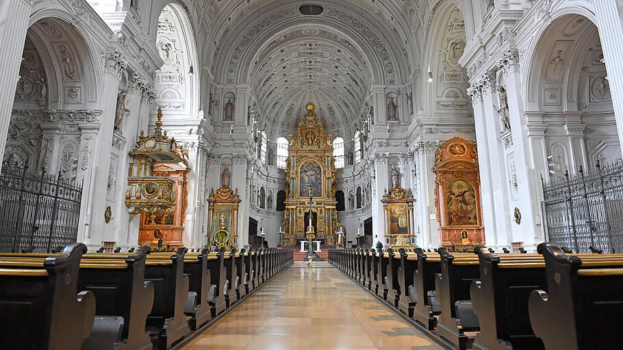 St. Michael Kirche in der Kaufinger Strasse in München.