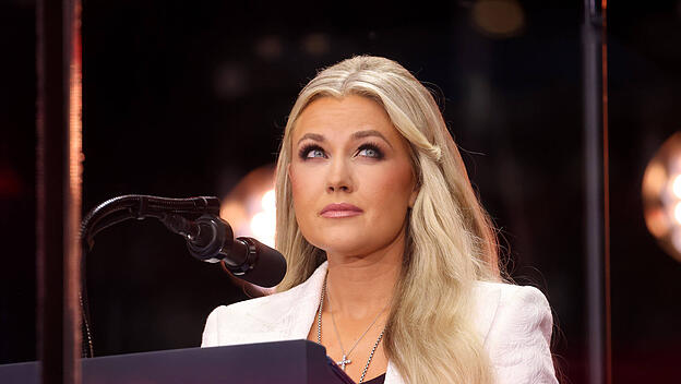 Erika Kirk bei der Trauerfeier für ihren Ehemann