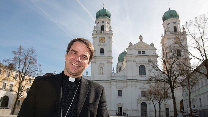 Bischof Oster hats sich ausdrücklich für eine Weiterentwicklung der Kirche ausgesprochen
