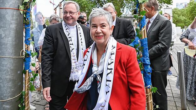 Irme Stetter-Karp und Bischof Georg Bätzing während der Synodalversammlung in Frankfurt im September 2022
