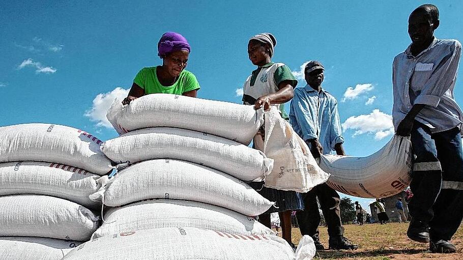 Zimbabwe drought food distribution