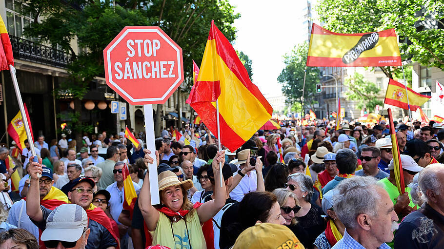 Die Regierung S&aacute;nchez polarisiert im eigenen Land