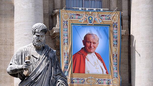 Johannes Paul II. wurde am  Barmherzigkeits-Sonntag des Jahres 2014 heiliggesprochen