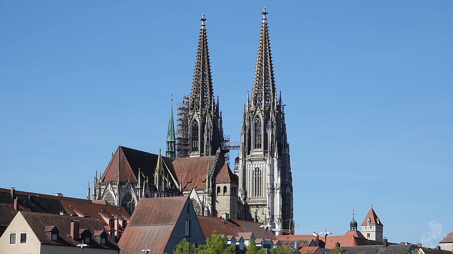 Dom in Regensburg, Regensburger Dom Dom in Regensburg, Regensburger Dom (License=RF) Copyright: xZoonar.com/PeterxHimmel