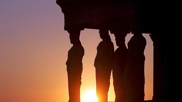 Antike Statuen in der Akropolis in Athen