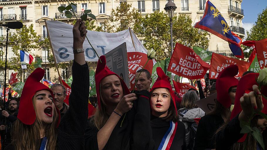 Demonstration in Paris gegen neues Bioethikgesetz