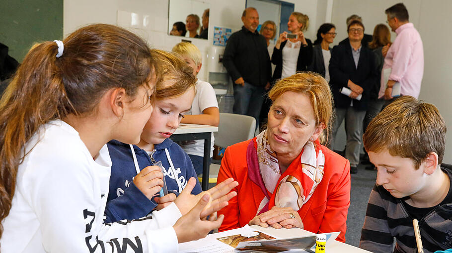 Bildungsministerin Karin Prien besucht Grundschule in Schilksee