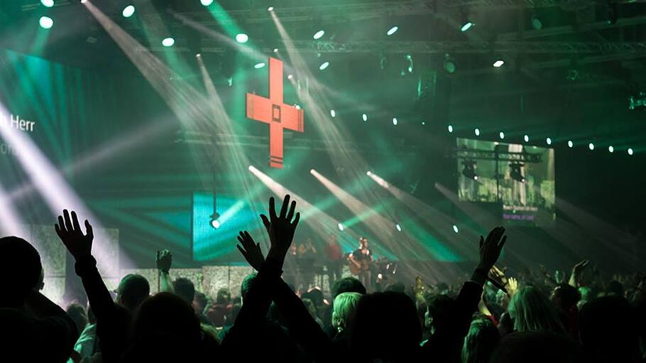 Mehr als 10 000 Besucher kamen diese Jahr zur charismatischen MEHR-Konferen