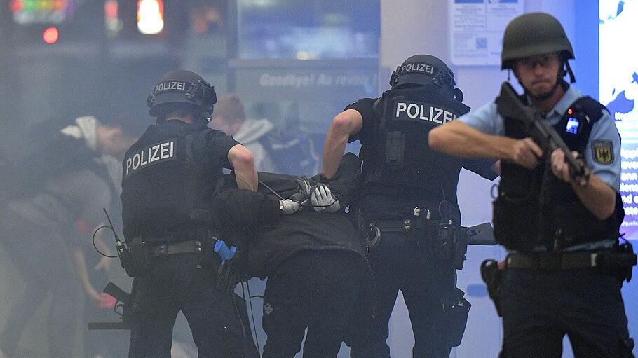 Anti-Terror-Übung am Hauptbahnhof Bremen