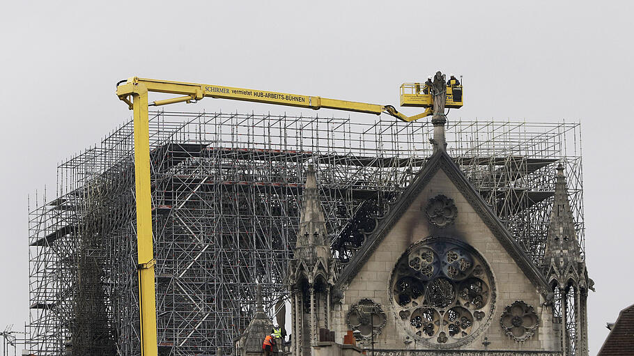 Verheerender Brand der Kathedrale Notre-Dame