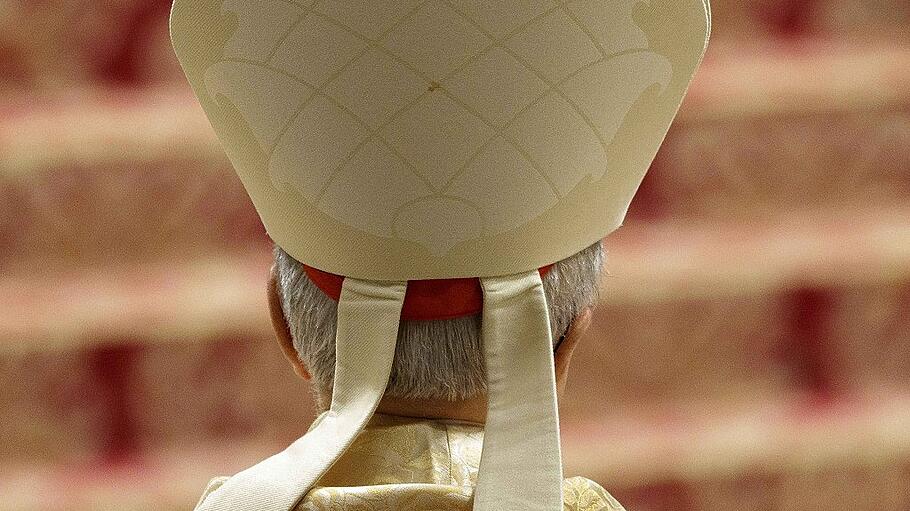 Papstmesse für Nonnen und Priester