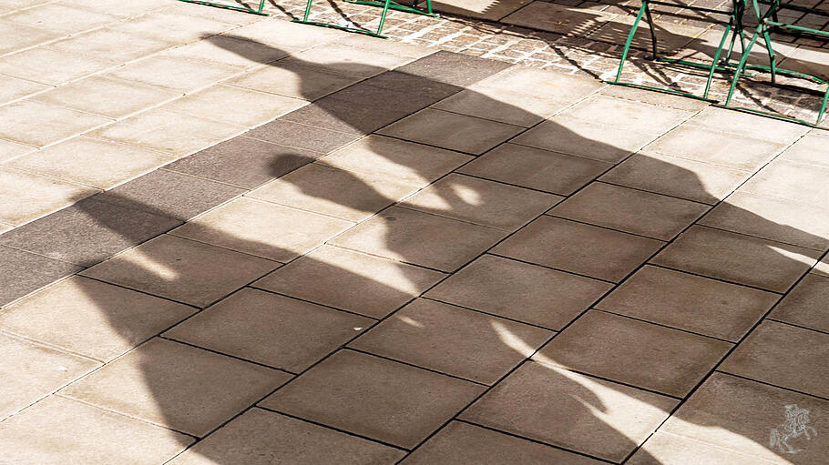 Schatten einer Familie, München