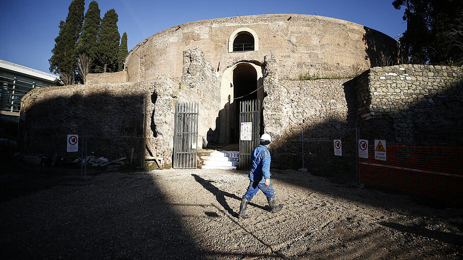 Kaiser Augustus' Mausoleum in Rom vor Wiedereröffnung