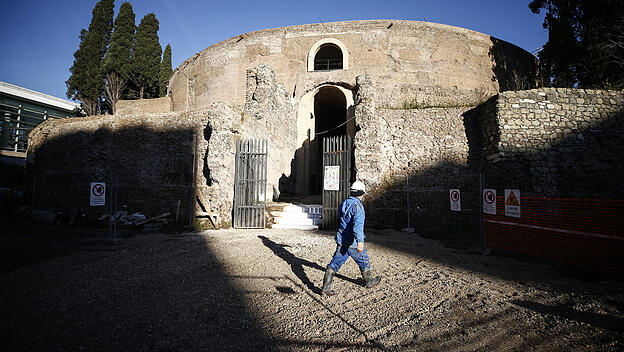 Kaiser Augustus' Mausoleum in Rom vor Wiedereröffnung