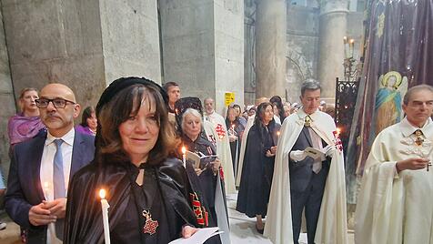 Friedliche Osterfeierlichkeiten erlebte Cornelia Kimberger in Jerusalem – hier bei der Prozession in der Grabeskirche.
