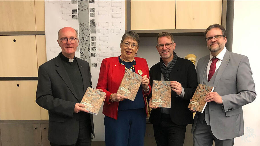 Diese vier Beteiligten stellten das neue „Kölner Domblatt“ vor: Dompropst Guido Aßmann, die Präsidentin des Zentral-Dombau-Vereins zu Köln Barbara Schock-Werner, Dombaumeister Peter Füssenich sowie Matthias Deml, Leiter des Dombauarchivs (von links).