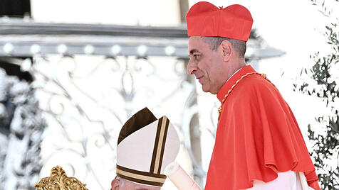 Kardinal Fernández verteidigt sich gegen Kritik an erotischem Buch