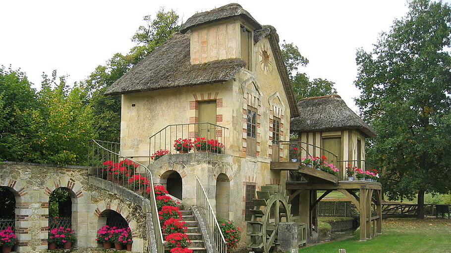 Mühle des künstlichen Schäferdorfs, das Marie Antoinette erbauen ließ