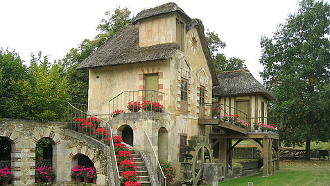 Mühle des künstlichen Schäferdorfs, das Marie Antoinette erbauen ließ