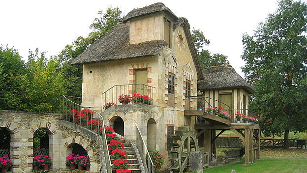 Mühle des künstlichen Schäferdorfs, das Marie Antoinette erbauen ließ