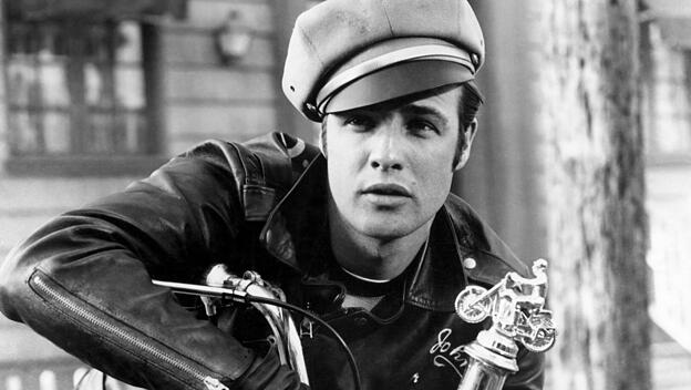 Marlon Brando in einer Szene von "Der Wilde“  (1954)