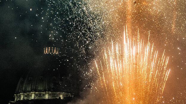 Feuerwerk vor dem Petersdom