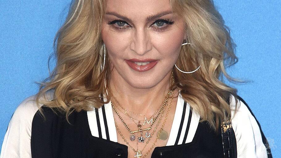 Madonna in attendance for Truth or Dare by Madonna Eau de Parfum Launch, Macy's Herald Square Depart