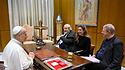 Bernhard Meuser, Martin Brüske und Franziska Harter in Audienz bei Papst Leo