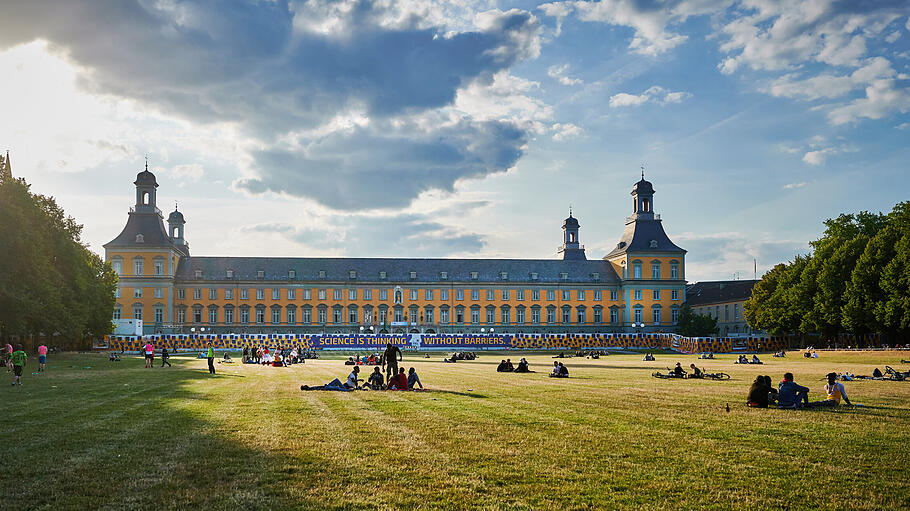 Universität Bonn  darf sich zukünftig Exzellenz-Uni nennen