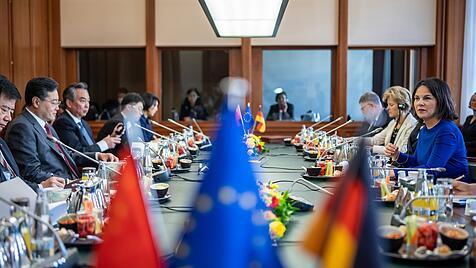 Baerbock trifft chinesischen Au&szlig;enminister
