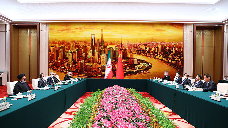 Besuch von Irans Präsident Raisi in China