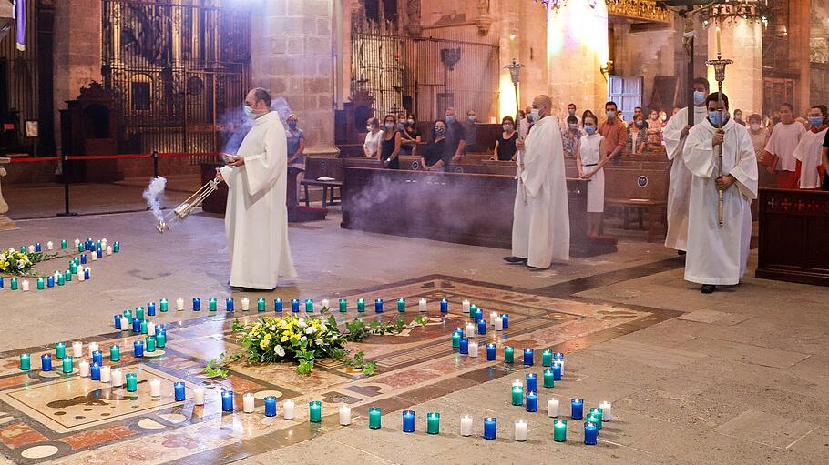 Messe in der Kathedrale von Palma für Corona-Opfer